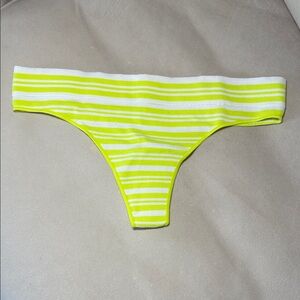 New No Boundaries Thong